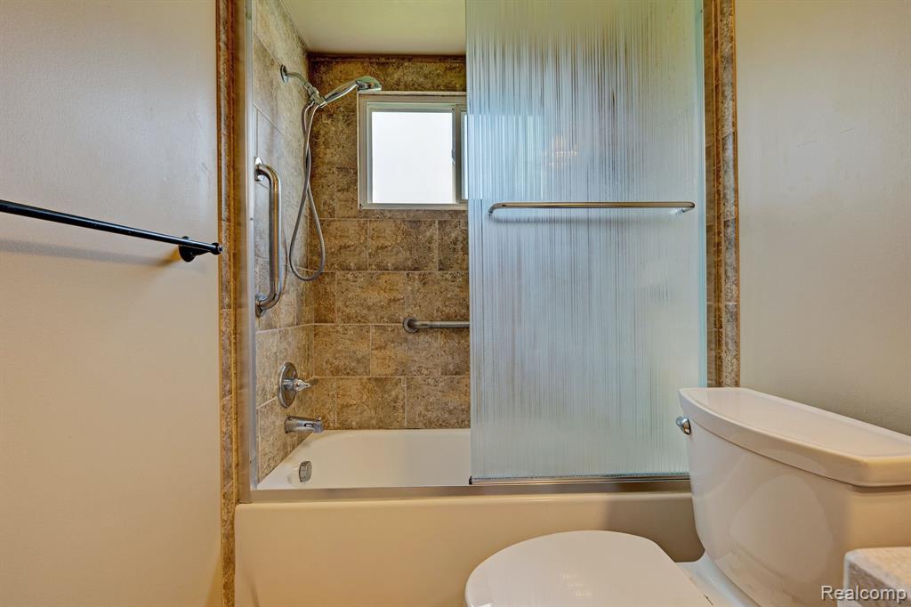 520 PARKVIEW Drive, Plymouth, MI 48170 — Photo 15