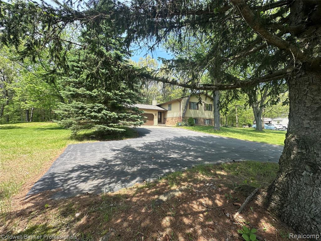 5398 Linger Lane, Lapeer, MI 48446 — Photo 3