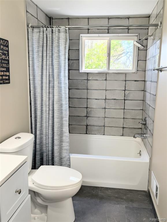 1390 Laurel Valley Drive, Waterford, MI 48327 — Photo 13