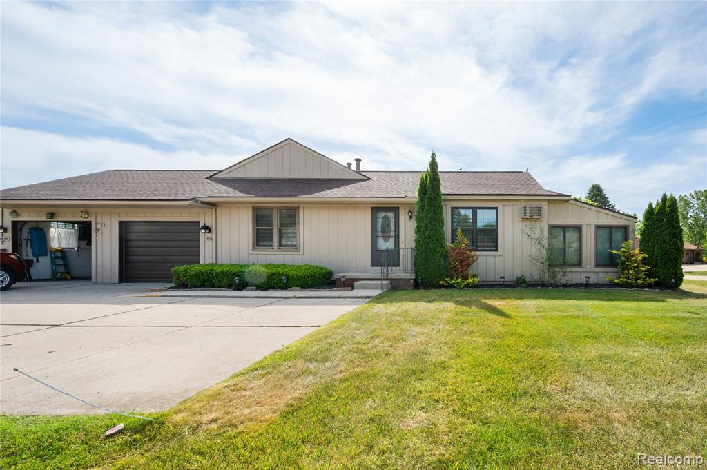 11830 Shenandoah Drive, 4, South Lyon, MI 48178