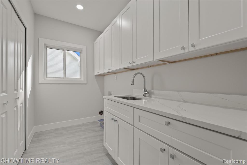 5636 Paris, Sterling Heights, MI 48310 — Photo 27