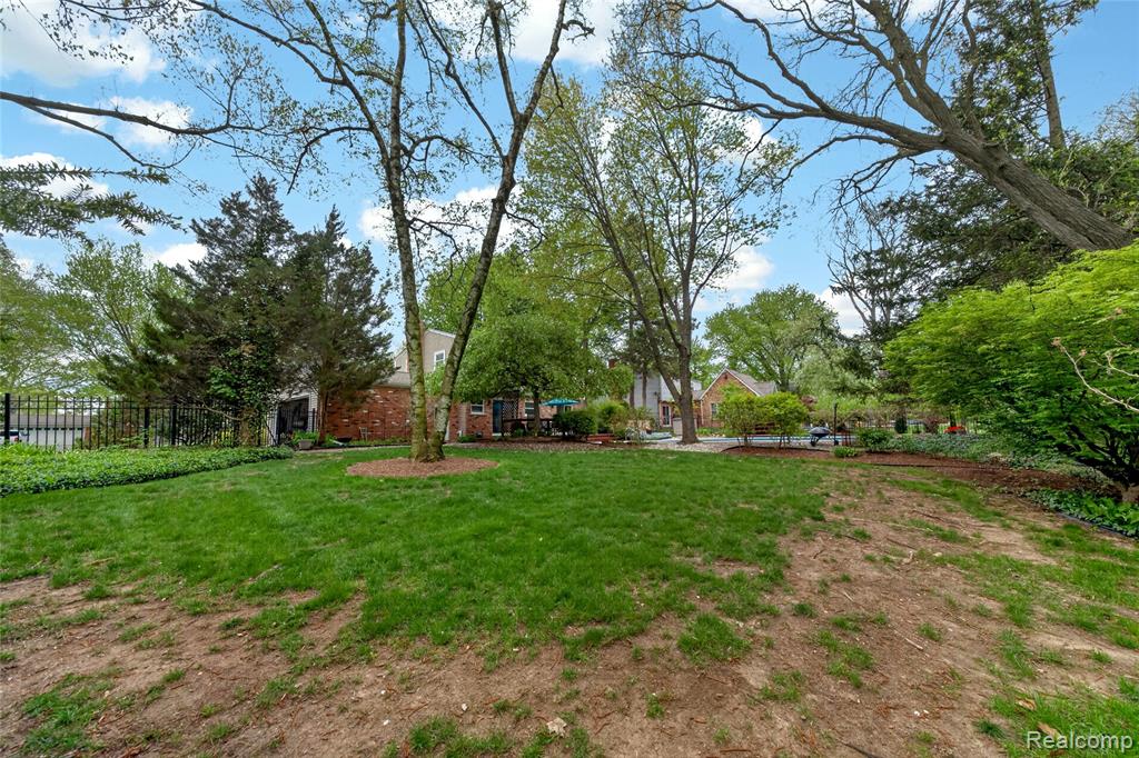 3560 Beach Road, Troy, MI 48084 — Photo 33