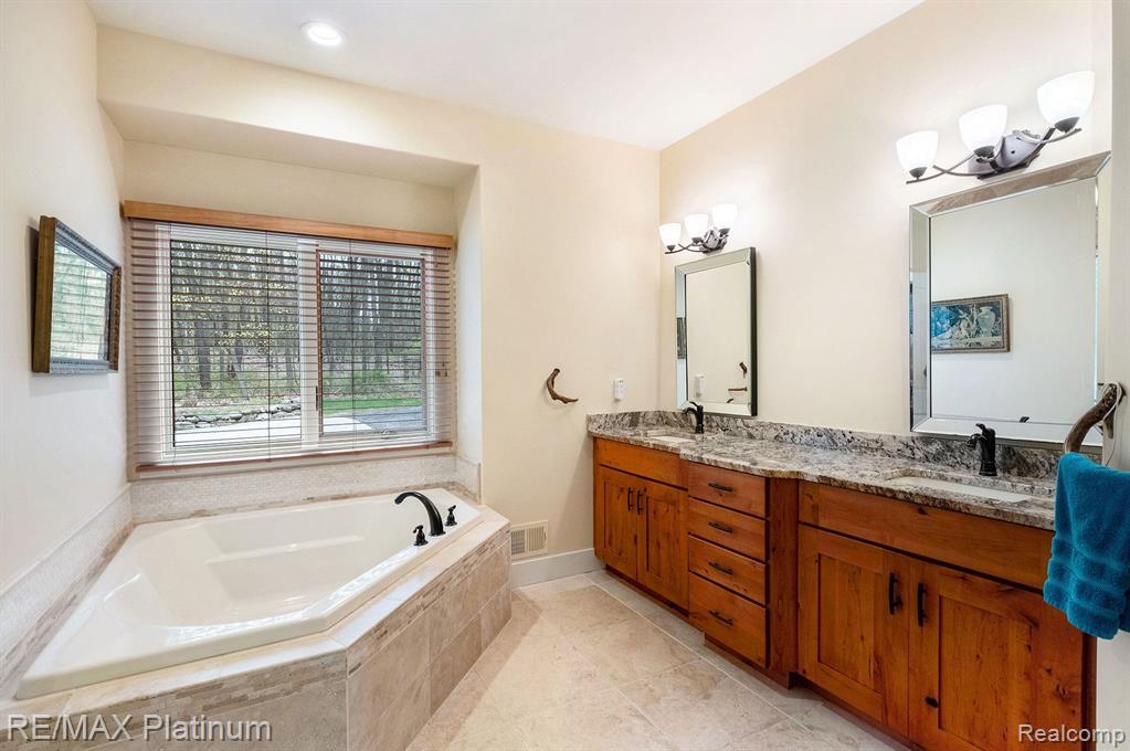 8200 EAGLE ROAD, Davisburg, MI 48350 — Photo 17