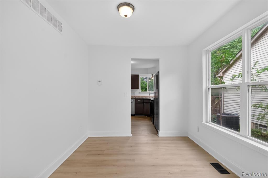 3457 ASHBURNAM, Ann Arbor, MI 48105 — Photo 12
