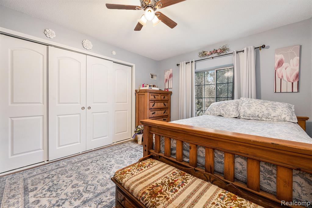 35912 Ann Arbor Trail, Livonia, MI 48150 — Photo 16