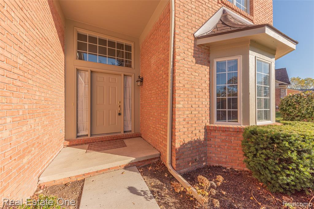 26610 Valhalla Drive, Farmington Hills, MI 48331 — Photo 12