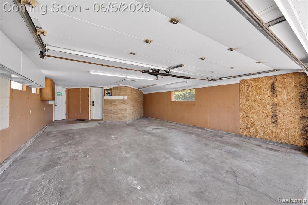 7174 Meadowvue Drive, Grand Blanc, MI 48439 — Photo 48