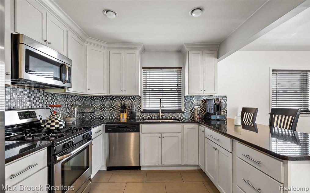 41359 Hamilton Drive, Sterling Heights, MI 48313 — Photo 3