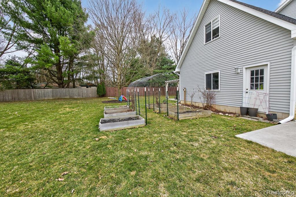 2454 Calvin Court, Pinckney, MI 48169 — Photo 39