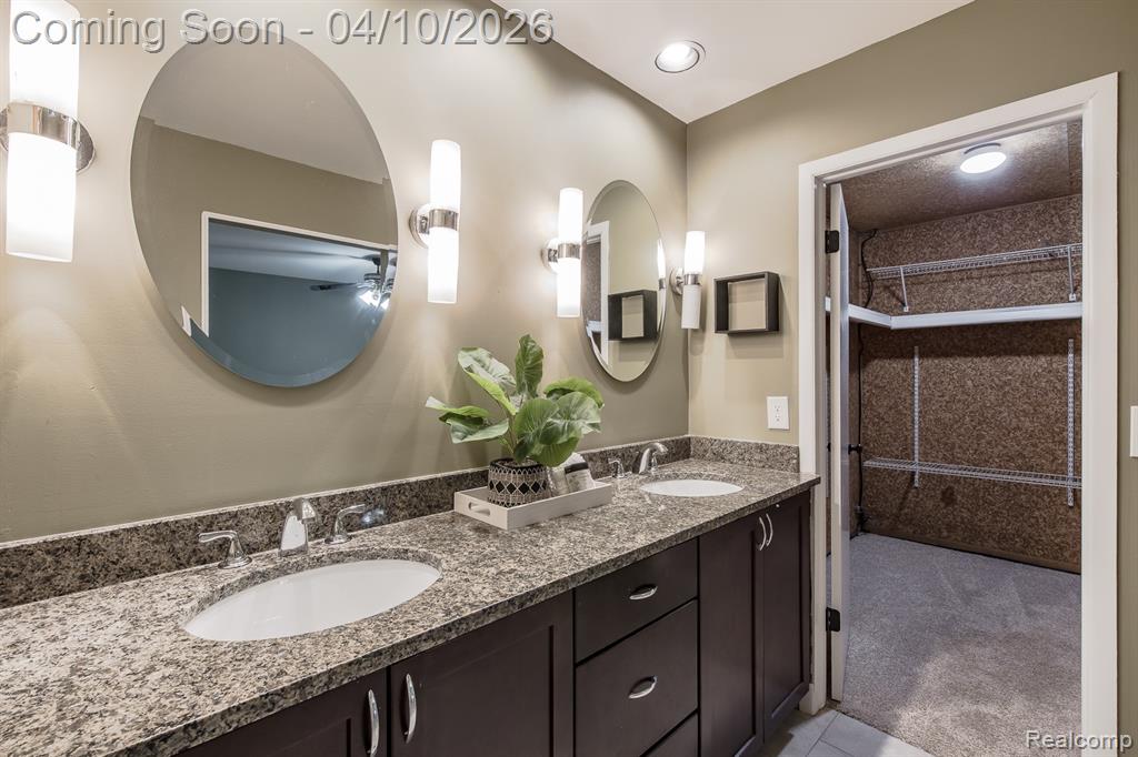 2669 Williamsburg Circle, Auburn Hills, MI 48326 — Photo 24