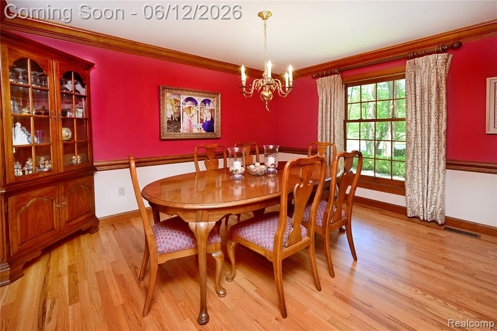 5684 Sussex Court, Troy, MI 48098 — Photo 19