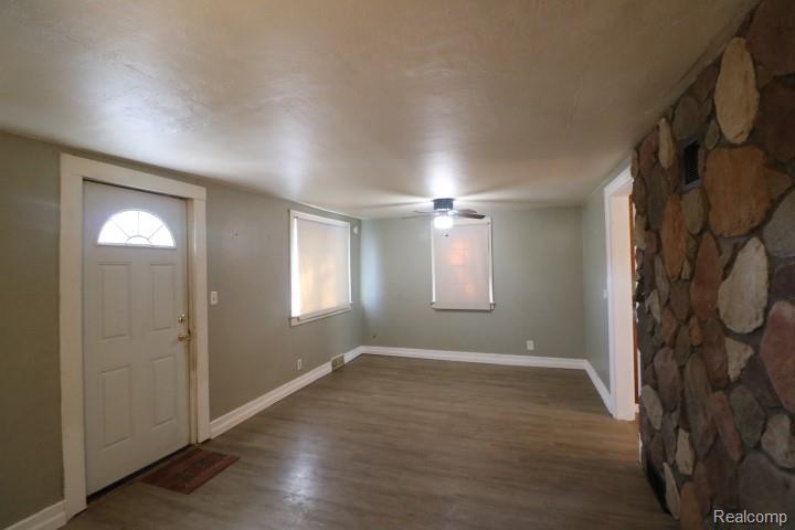 403 Bradley Street, Bay City, MI 48706 — Photo 8