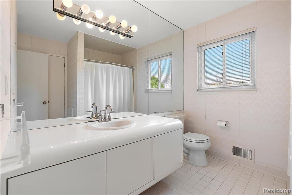 2832 Warrior Drive, Wixom, MI 48393 — Photo 31