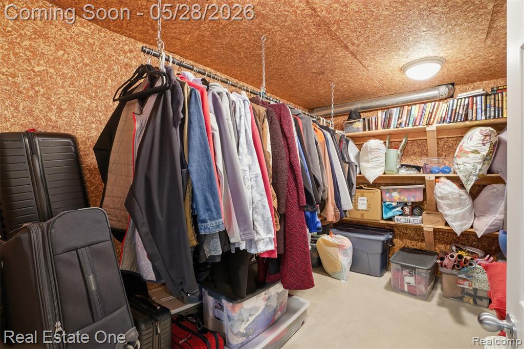 265 Winslow Circle, Commerce Twp, MI 48390 — Photo 32
