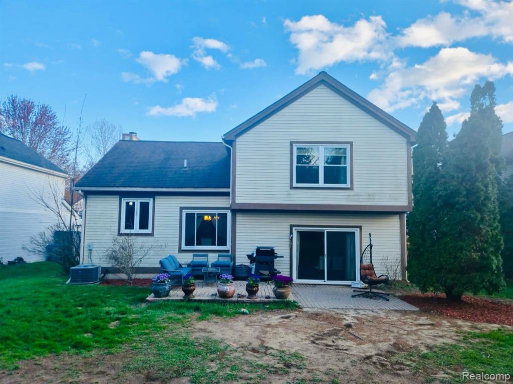 6886 FOX Lane, Waterford, MI 48327 — Photo 27