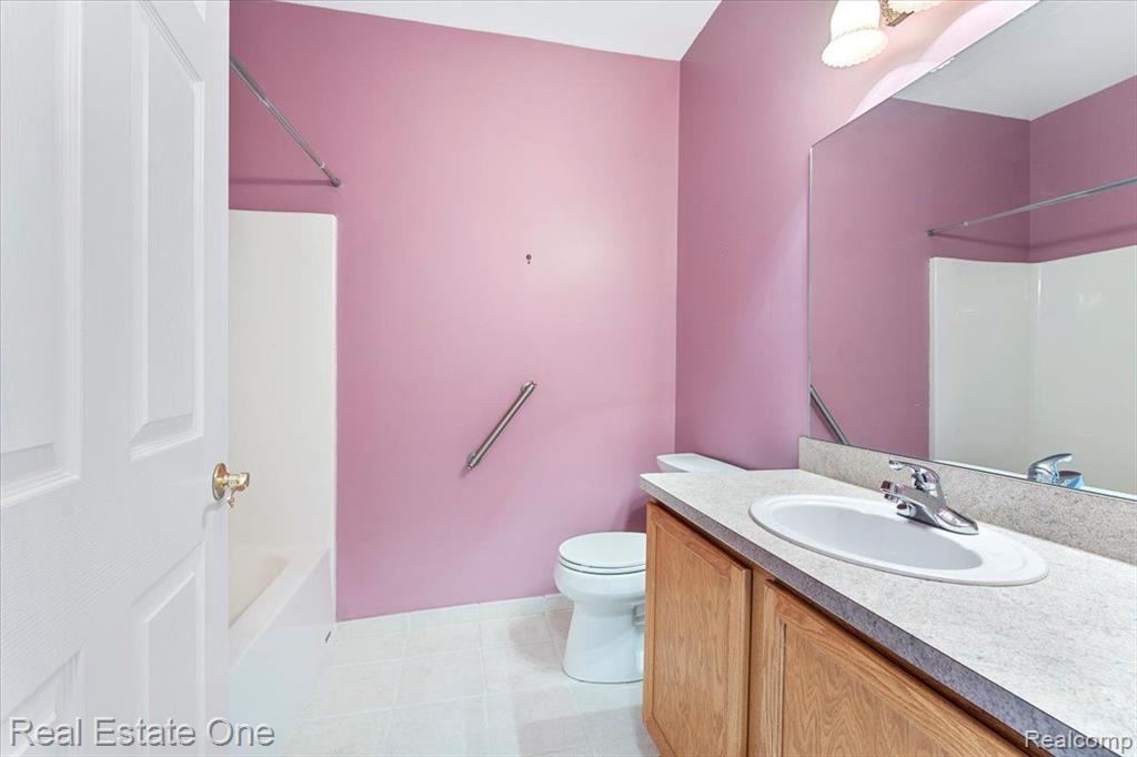 23027 FAIRLANE Boulevard, Woodhaven, MI 48183 — Photo 17