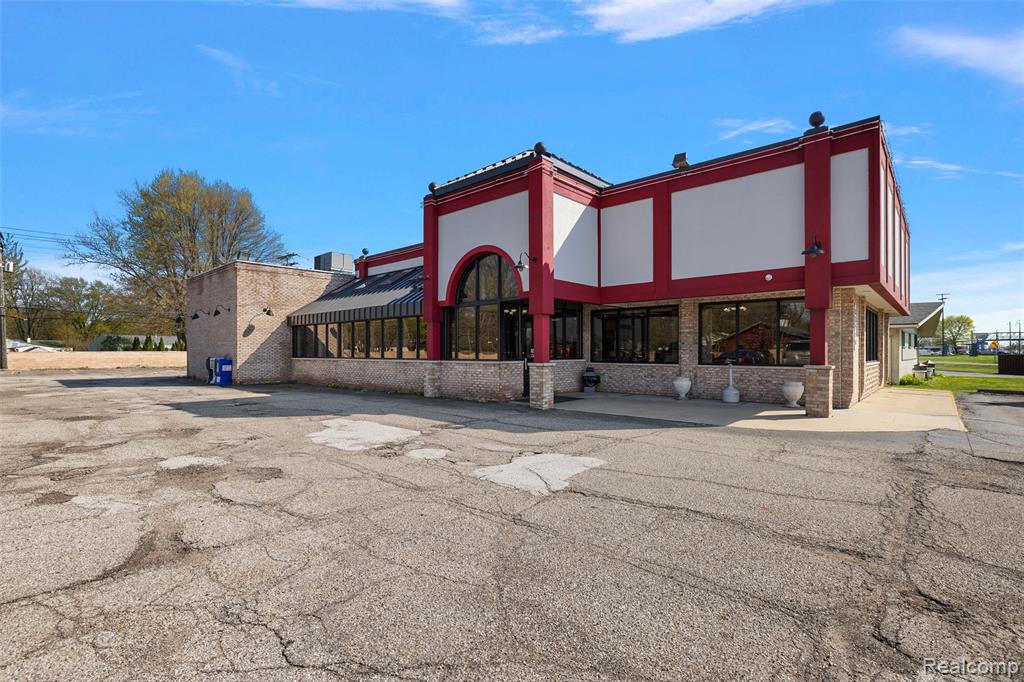 37116 S Groesbeck Highway, Clinton Twp, MI 48036 — Photo 4