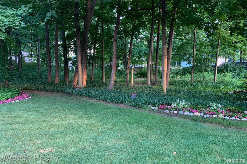 47829 BEN FRANKLIN Drive, Shelby Twp, MI 48315 — Photo 48