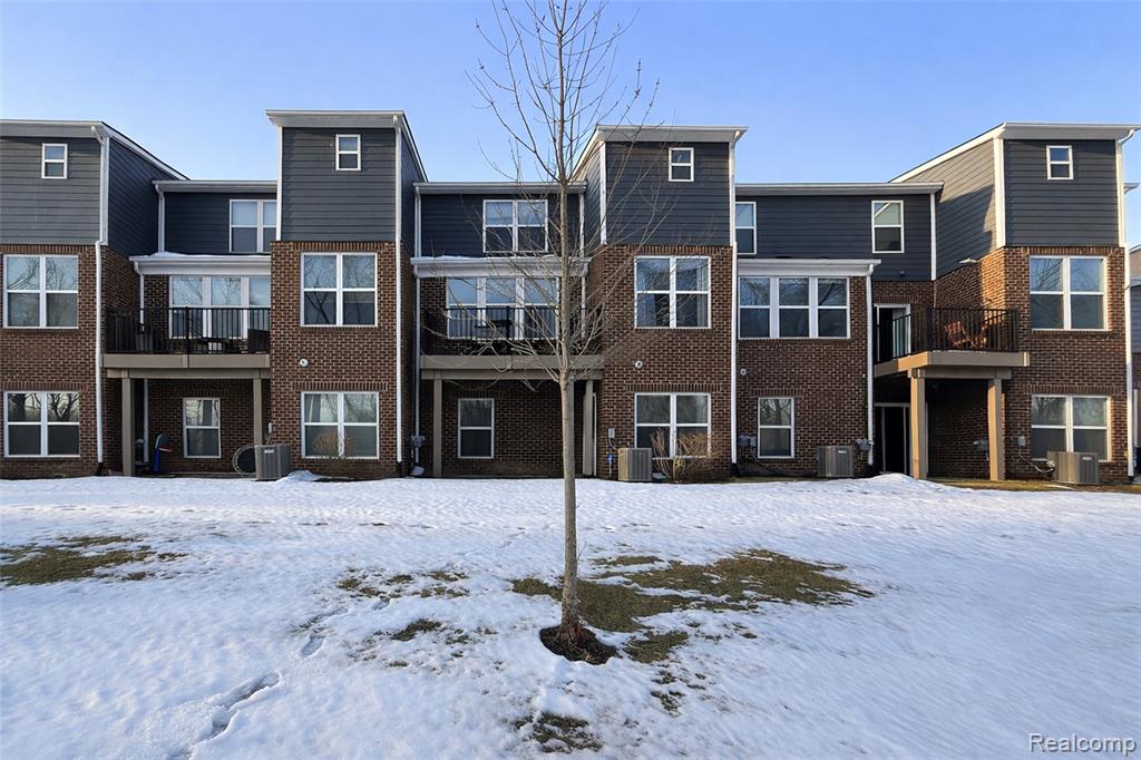 43635 CHANCELLOR LANE, Novi, MI — Photo 46