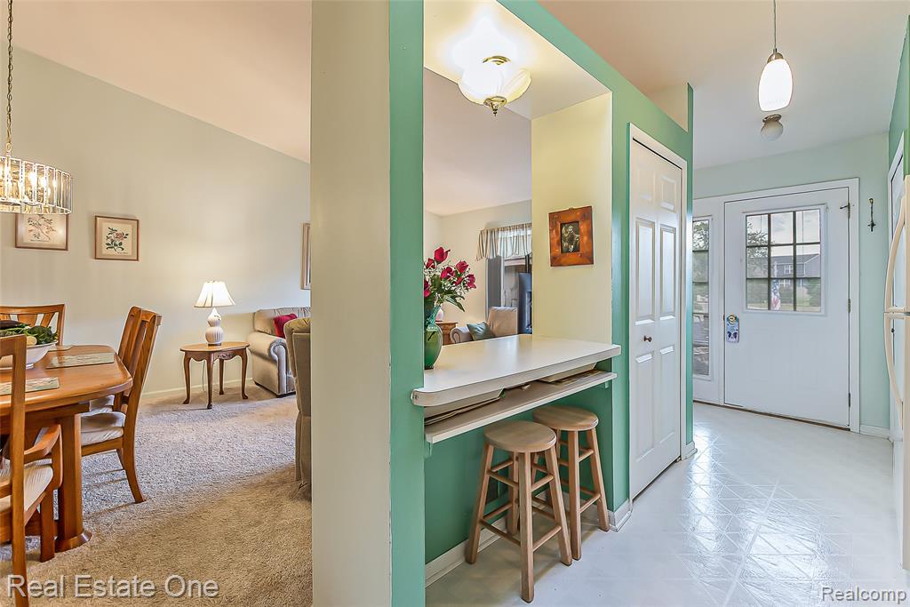 62511 RALEIGH Court, 5, South Lyon, MI 48178 — Photo 11