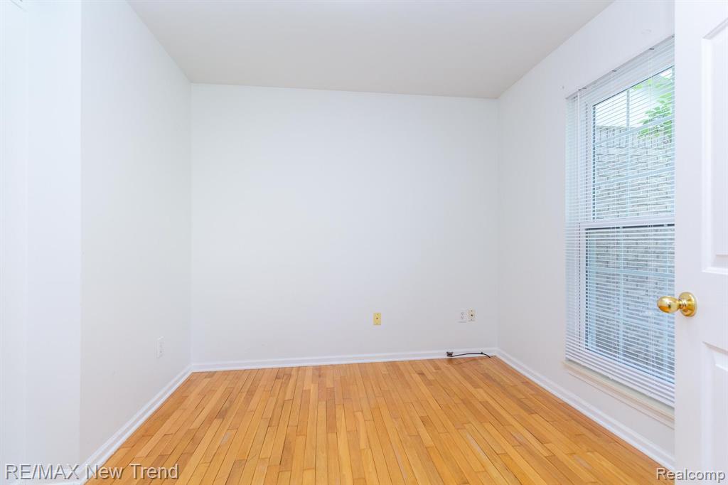 25935 Junction, Novi, MI — Photo 19