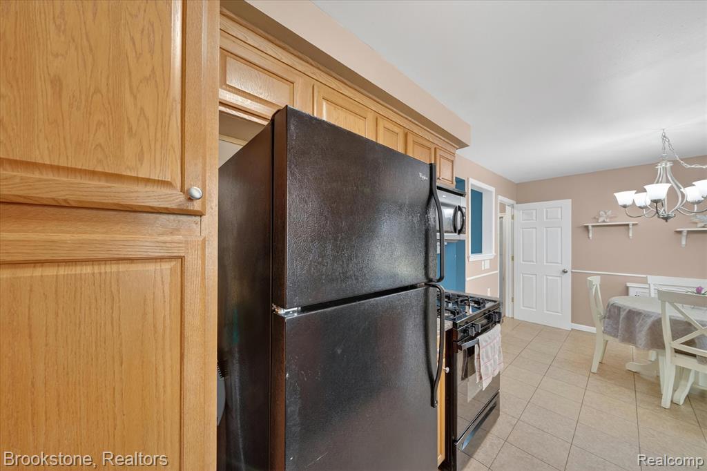 23784 Linne Street, Clinton Twp, MI 48035 — Photo 14