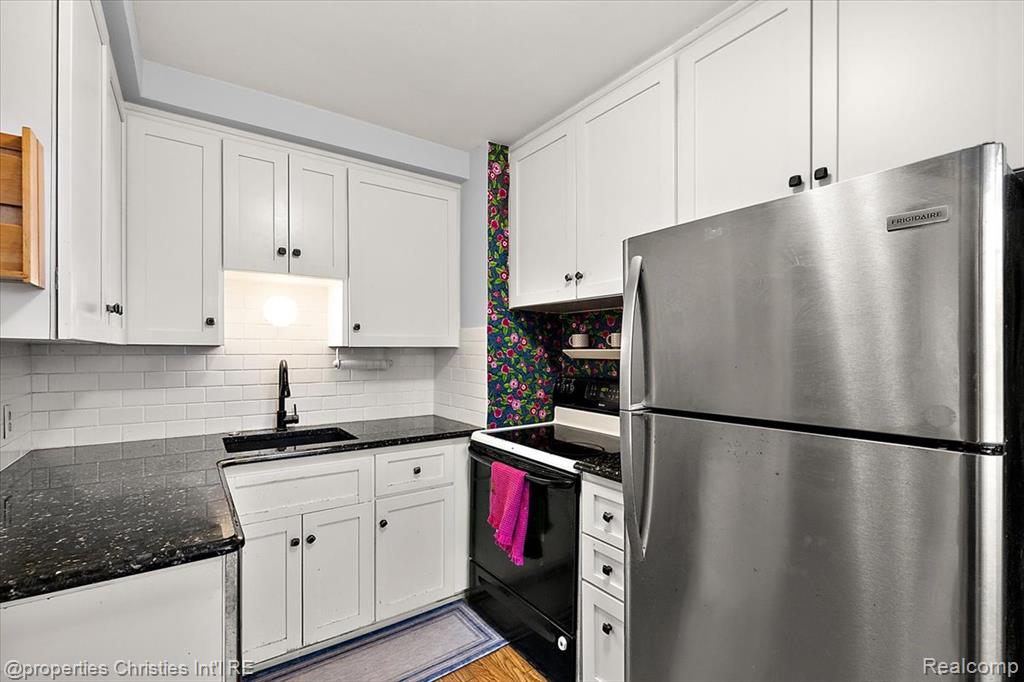 4109 Berkshire Road, Royal Oak, MI 48073 — Photo 12