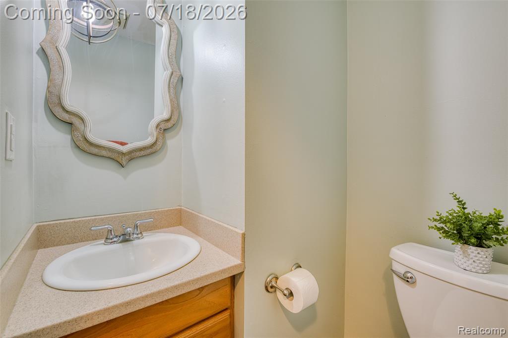 7300 Bluewater Drive, Clawson, MI 48348 — Photo 14