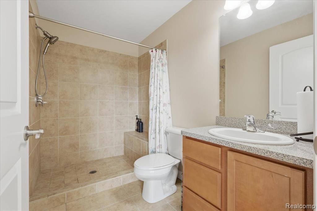 4810 E Stonegate Circle, Lake Orion, MI — Photo 22