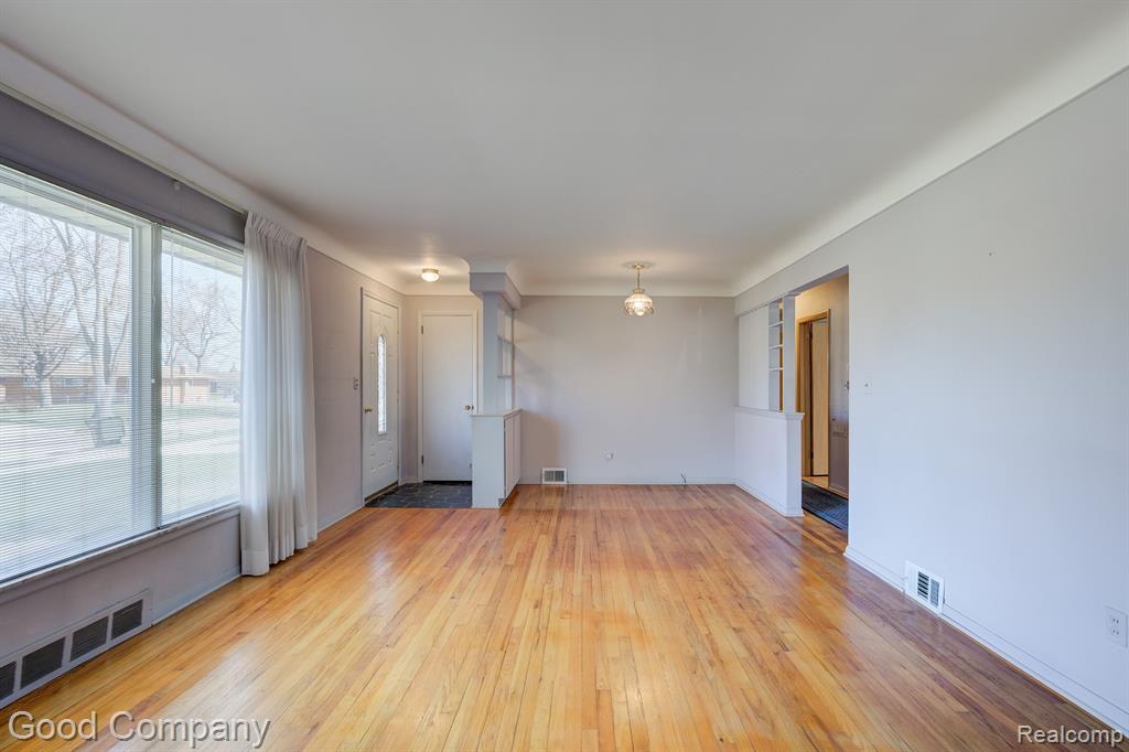 9074 SHANNON Drive, Sterling Heights, MI 48314 — Photo 5