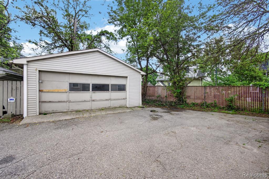 810 E 8th Street, Flint, MI 48503 — Photo 29