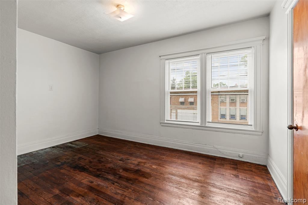 1649 HURLBUT Street, Detroit, MI 48214 — Photo 24