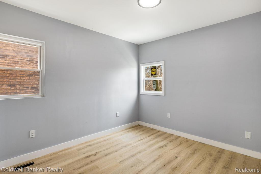 639 BELMONT Street, Detroit, MI 48202 — Photo 19