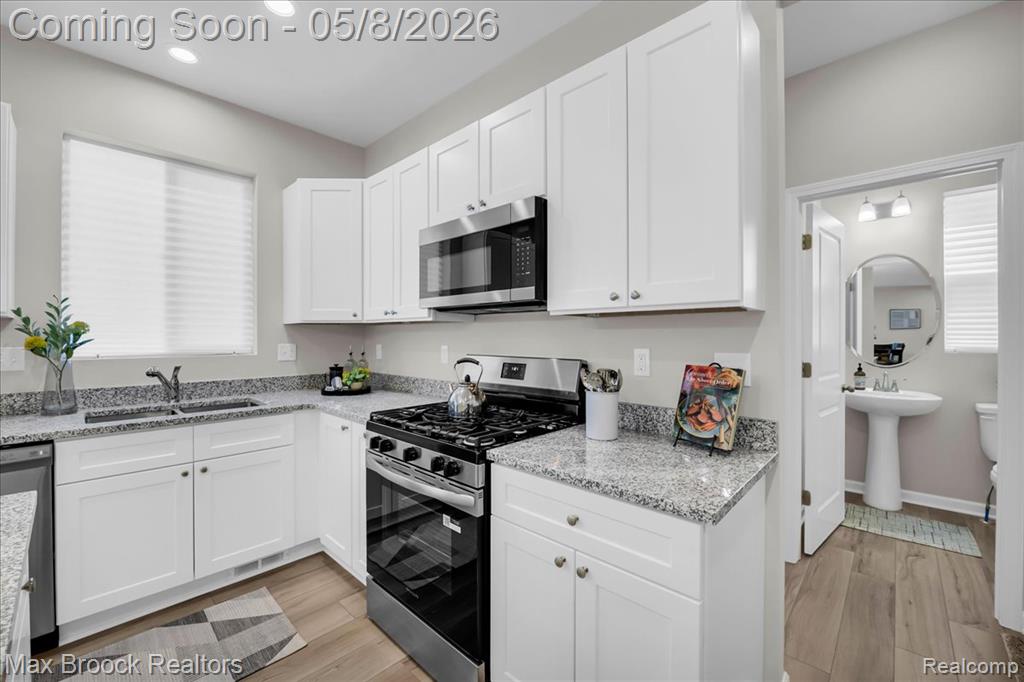 240 W Wilson, Pontiac, MI 48341 — Photo 16