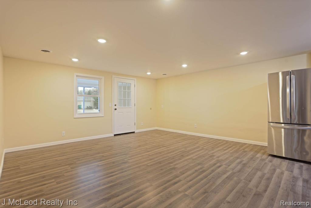 215 ARROWHEAD Drive, Prudenville, MI 48651 — Photo 10