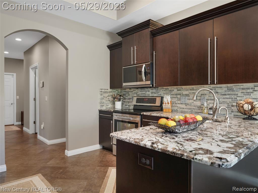 55490 Whispering Hills Drive, Utica, MI 48316 — Photo 10