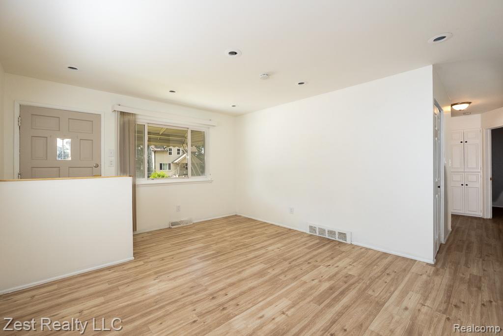 21040 Woodside Avenue, Ferndale, MI 48220 — Photo 4