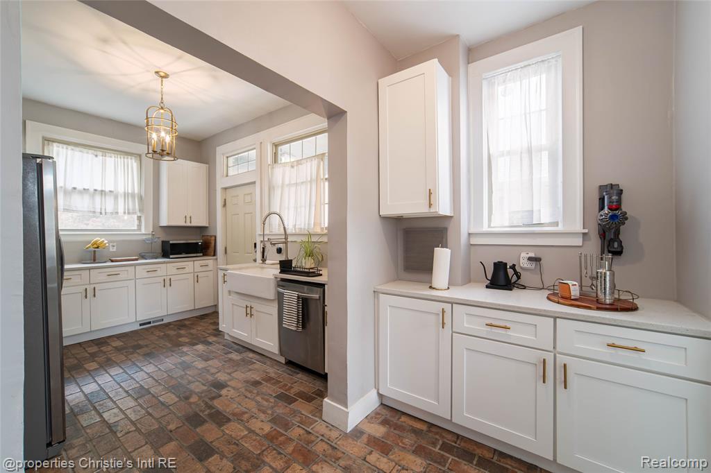 8604 La Salle Boulevard, Detroit, MI 48206 — Photo 25