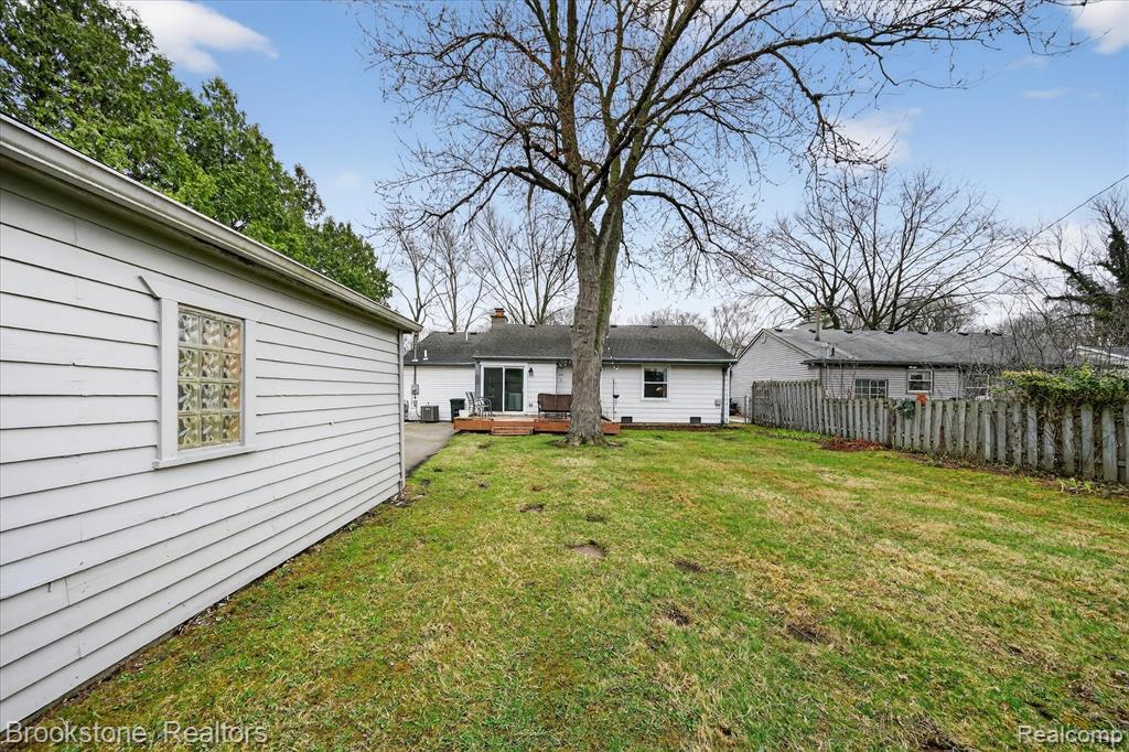 15636 Kirkshire Avenue, Beverly Hills, MI 48025 — Photo 36