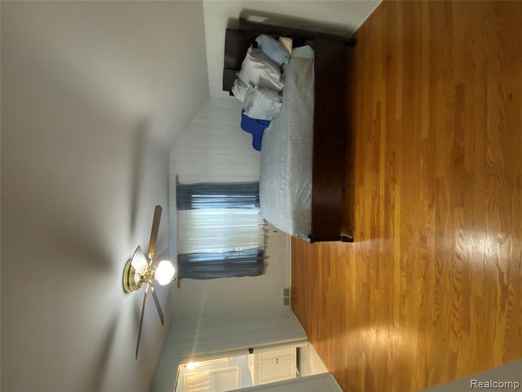 21114 Huntington Avenue, Harper Woods, MI 48225 — Photo 10