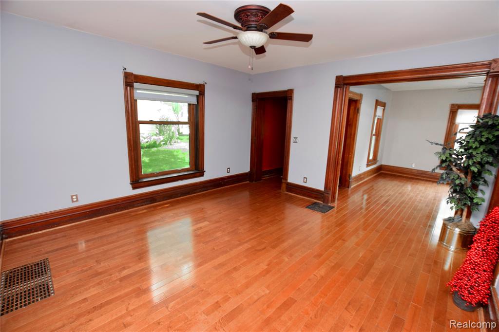 404 N Adelaide Street, Fenton, MI 48430 — Photo 7