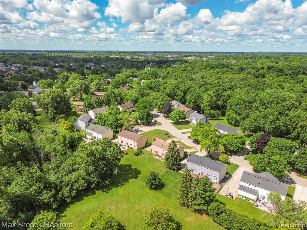 5484 Kingsfield Drive, West Bloomfield, MI — Photo 49
