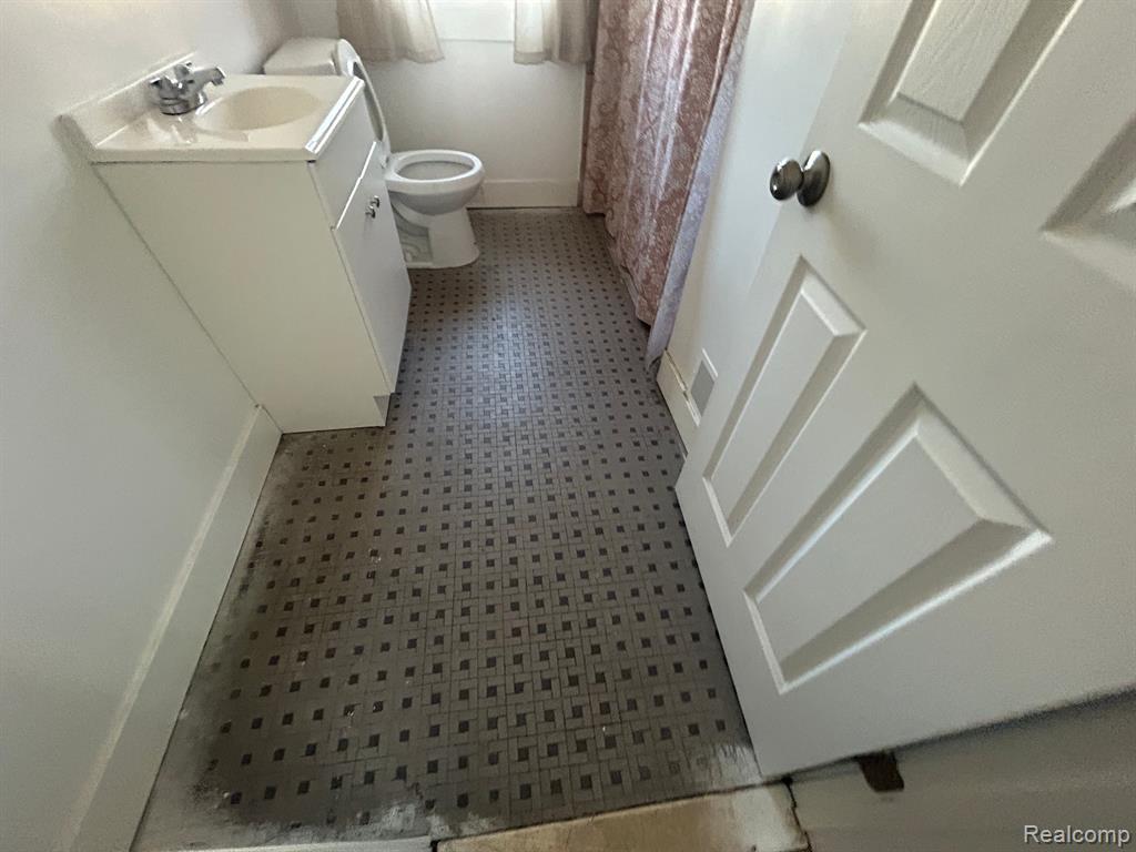 5258 NEWPORT Street, Detroit, MI 48213 — Photo 32