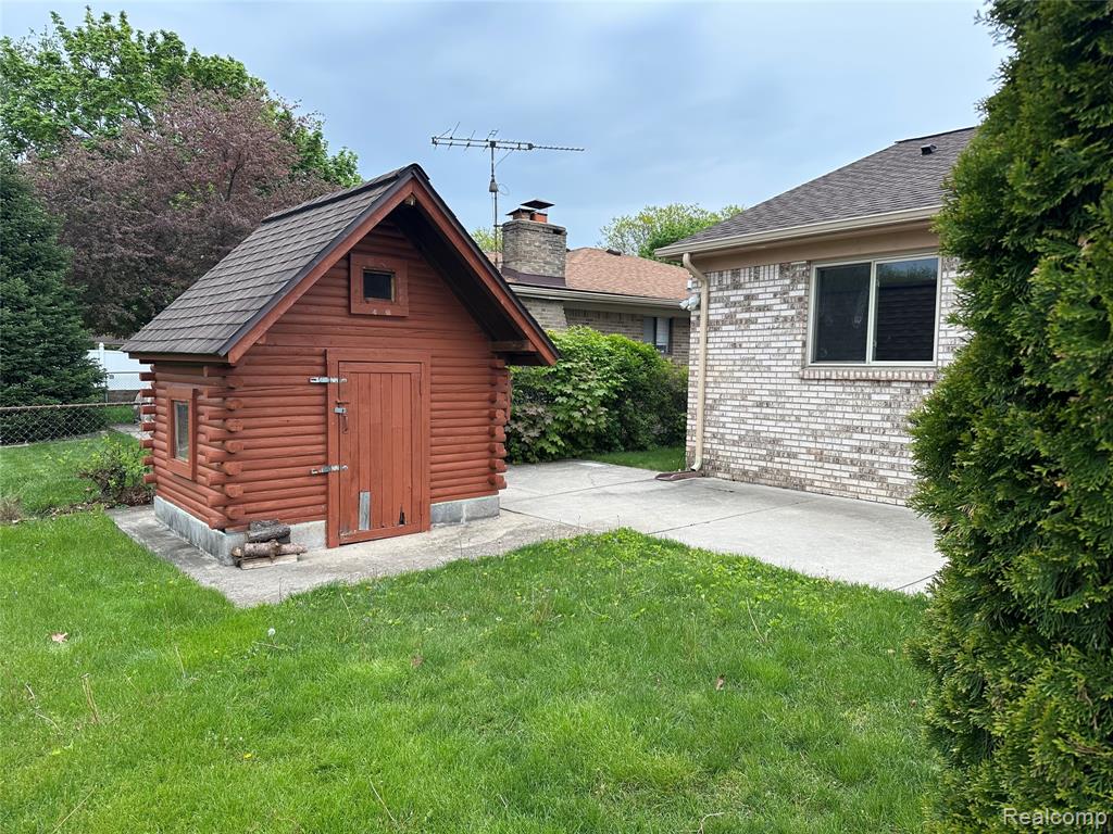 5565 Kebbe Drive, Sterling Heights, MI 48310 — Photo 25