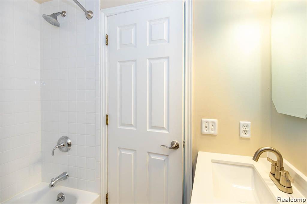 6832 New Providence Way, Canton, MI 48187 — Photo 18