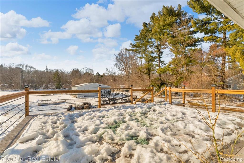 911 S Duck Lake Road, Milford, MI 48381 — Photo 4