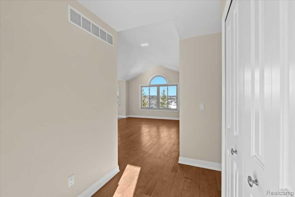 738 S Milford Road, Milford, MI 48381 — Photo 5
