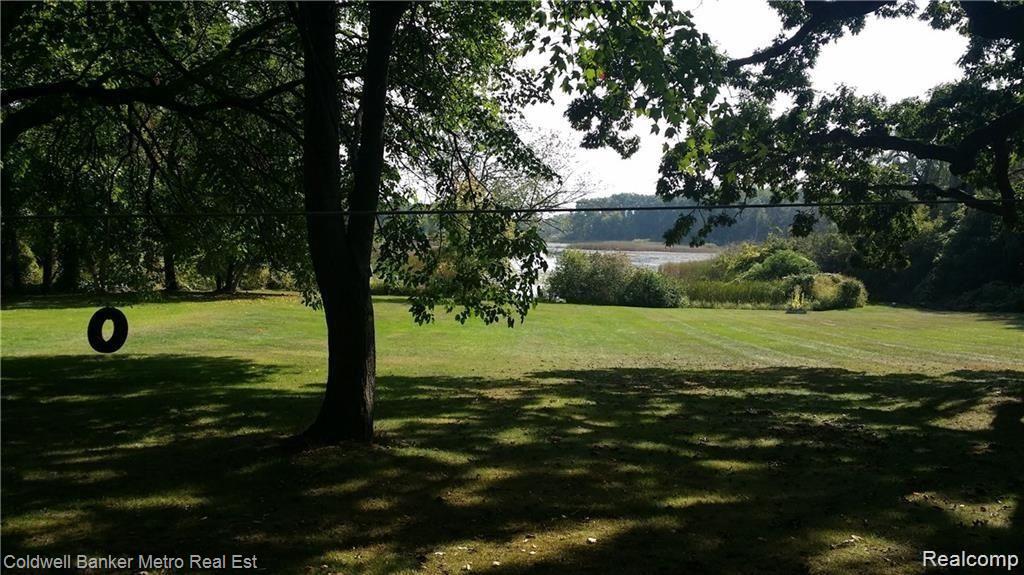 6741 HIGHLAND Road, Waterford, MI 48327 — Photo 2