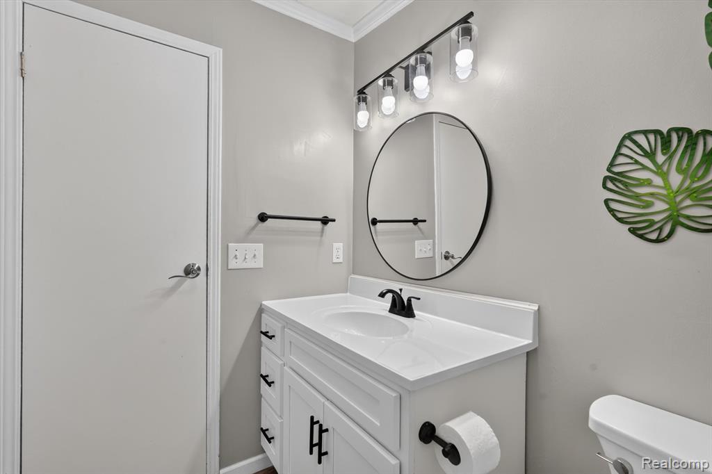11595 Clearwater Drive, Fenton, MI 48430 — Photo 23