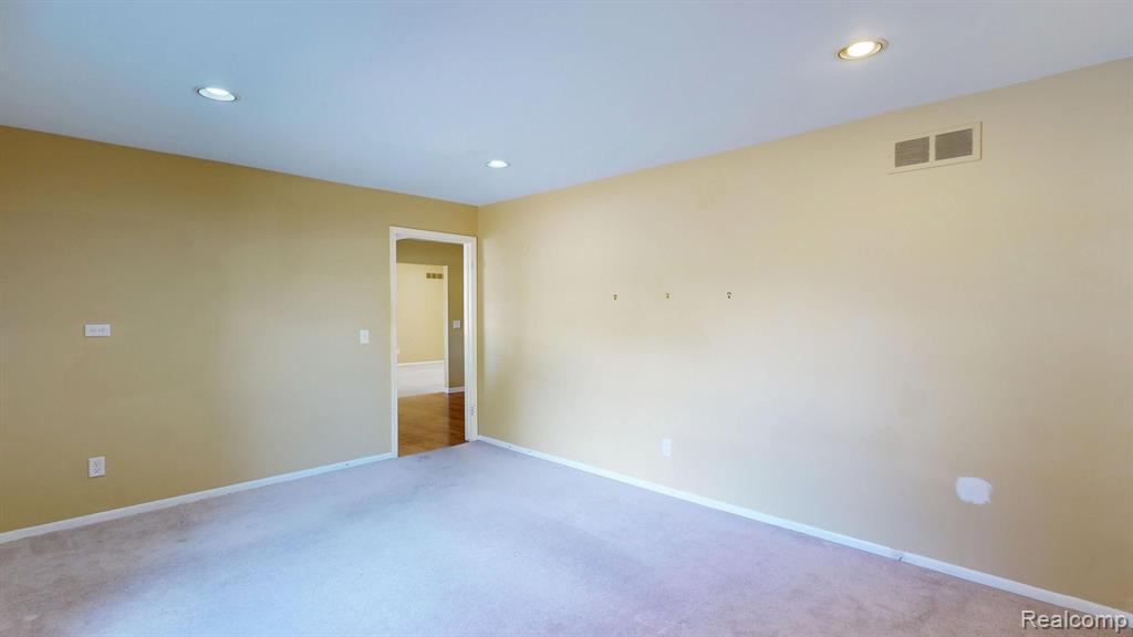 4185 Pinehurst Court, West Bloomfield, MI — Photo 29